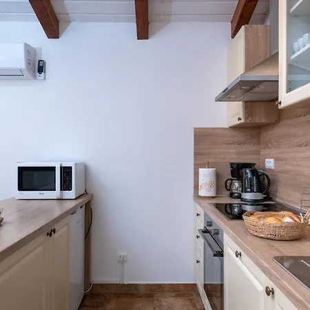 Villa Katja Near Pula With Whirlpool Only 3 Km From The *